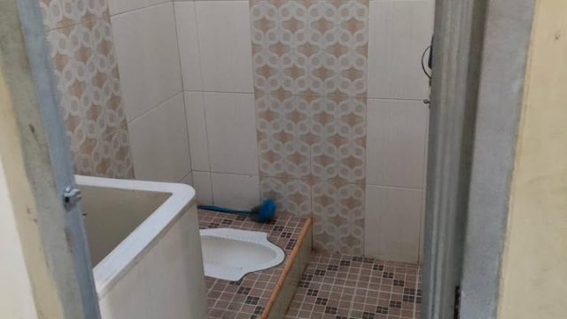 Kosan-di-Mendalo-Darat-Kipas-Angin-Air-PDAM-Kasur-WC-Dalam2